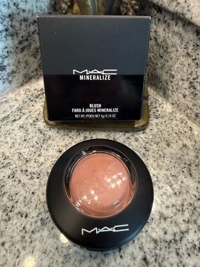 NIB MAC Mineralize Blush - Sweet Enough